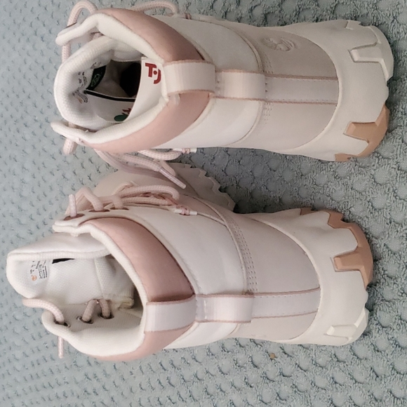 NEW Timberland Women's Waterproof Boots Blush Pink & White - Picture 7 of 10